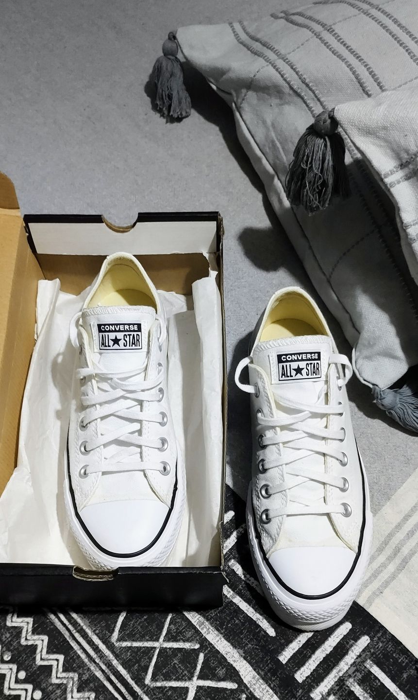 Customer photo review of Zapatilla Converse Chuck Taylor Plataforma Mujer Blanco