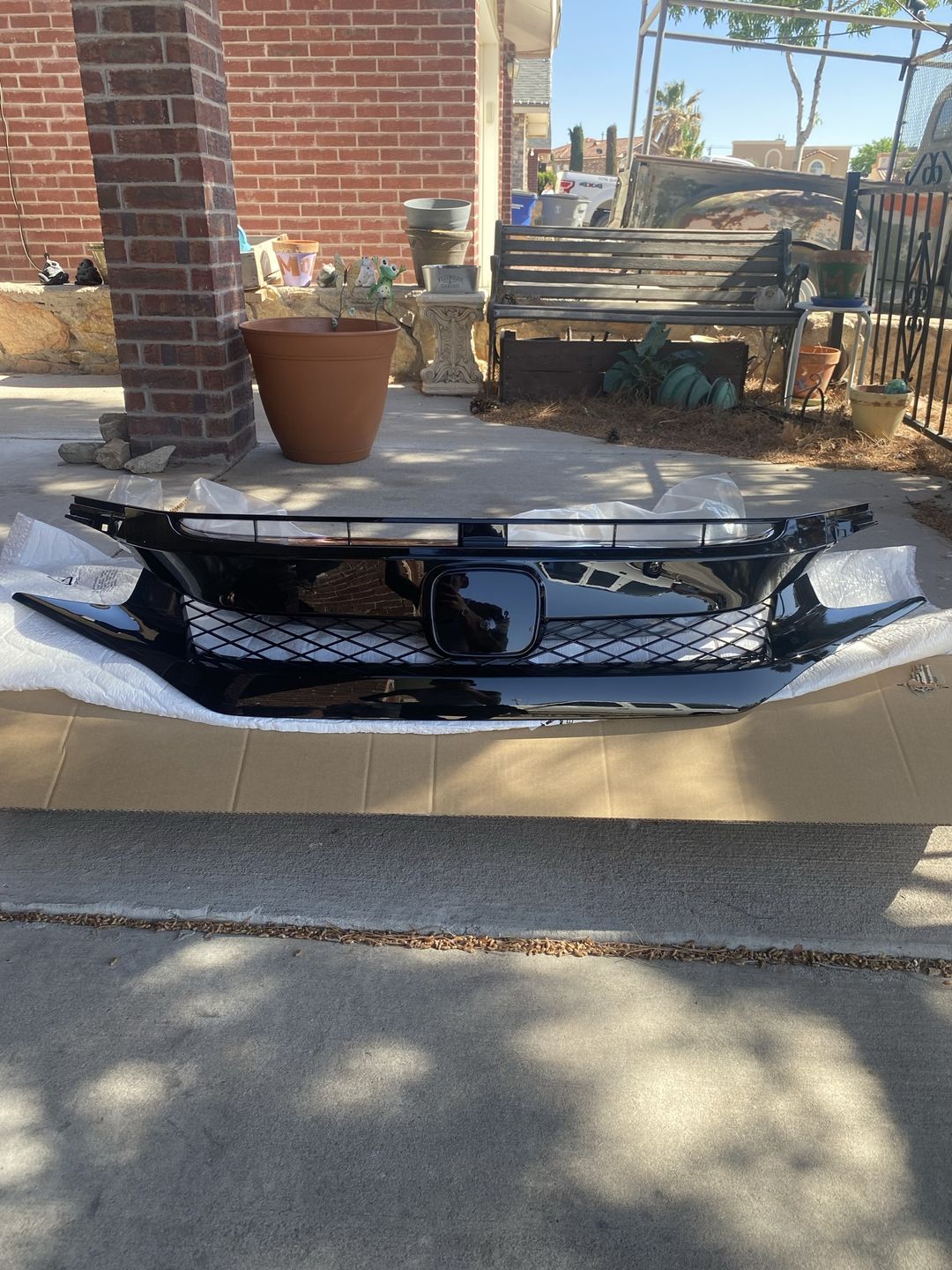 Customer photo review of Type R Style Grille for 16-18 Honda Civic Sedan/Hatchback