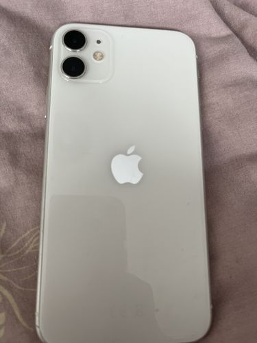Customer photo review of Apple iPhone 11 Refurbished SIM Free