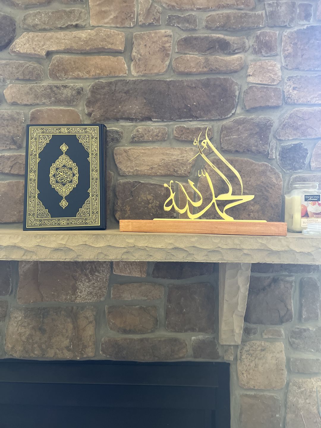 Customer photo review of Subhanallah, Alhamdulillah and AllahuAkbar Arabic Islamic Tabletop Decor with Wooden Stand
