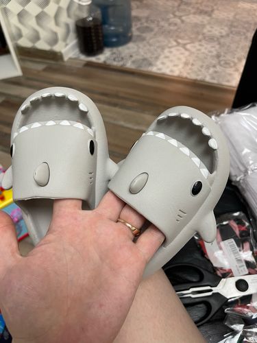 Customer photo review of Sharks Slippers Color Wars