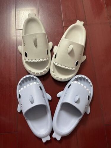 Customer photo review of Sharks Slippers Color Wars