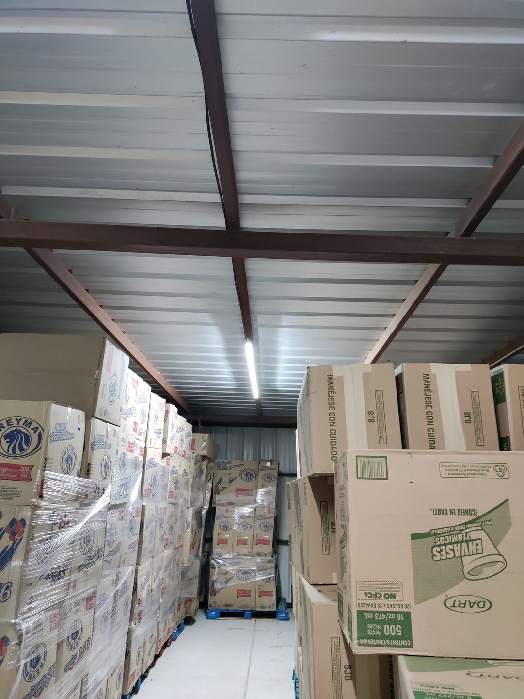 Customer photo review of T8 8ft V Shape LED Tube Light 60W Integrated 6500K Clear, ETL Listed, Plug and Play, Linkable T8 8ft LED Bulbs for Garage, Warehouse, Shop