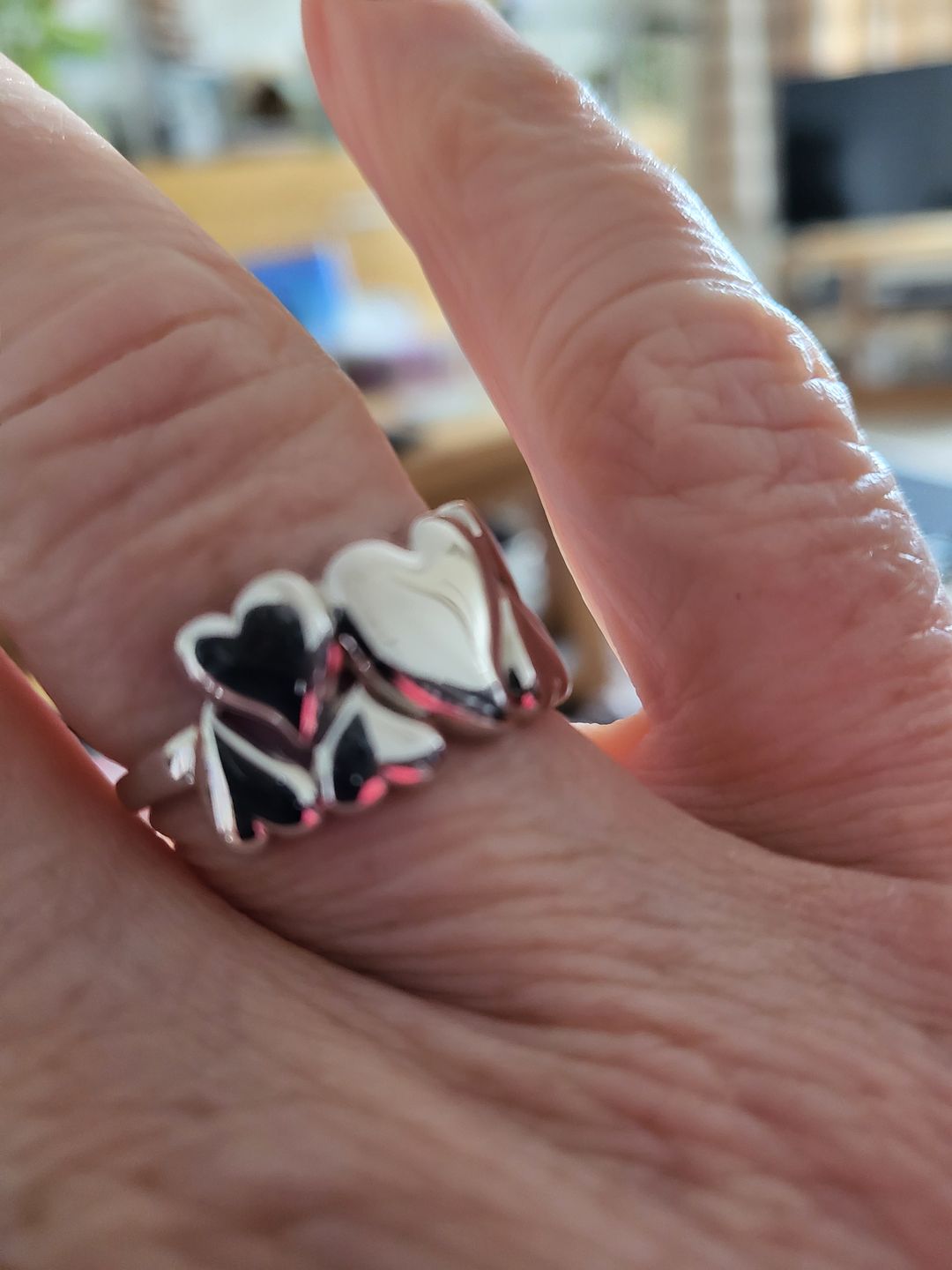 Customer photo review of Balloon Hearts Band Ring