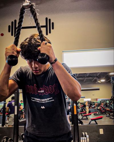 Customer photo review of Underdog Mentality Graphic -  VINTAGE TEE