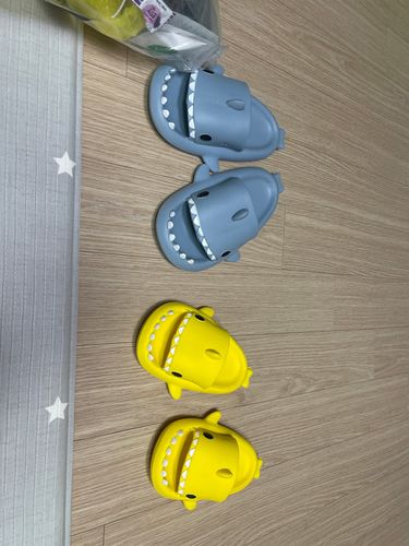 Customer photo review of Sharks Slippers Color Wars