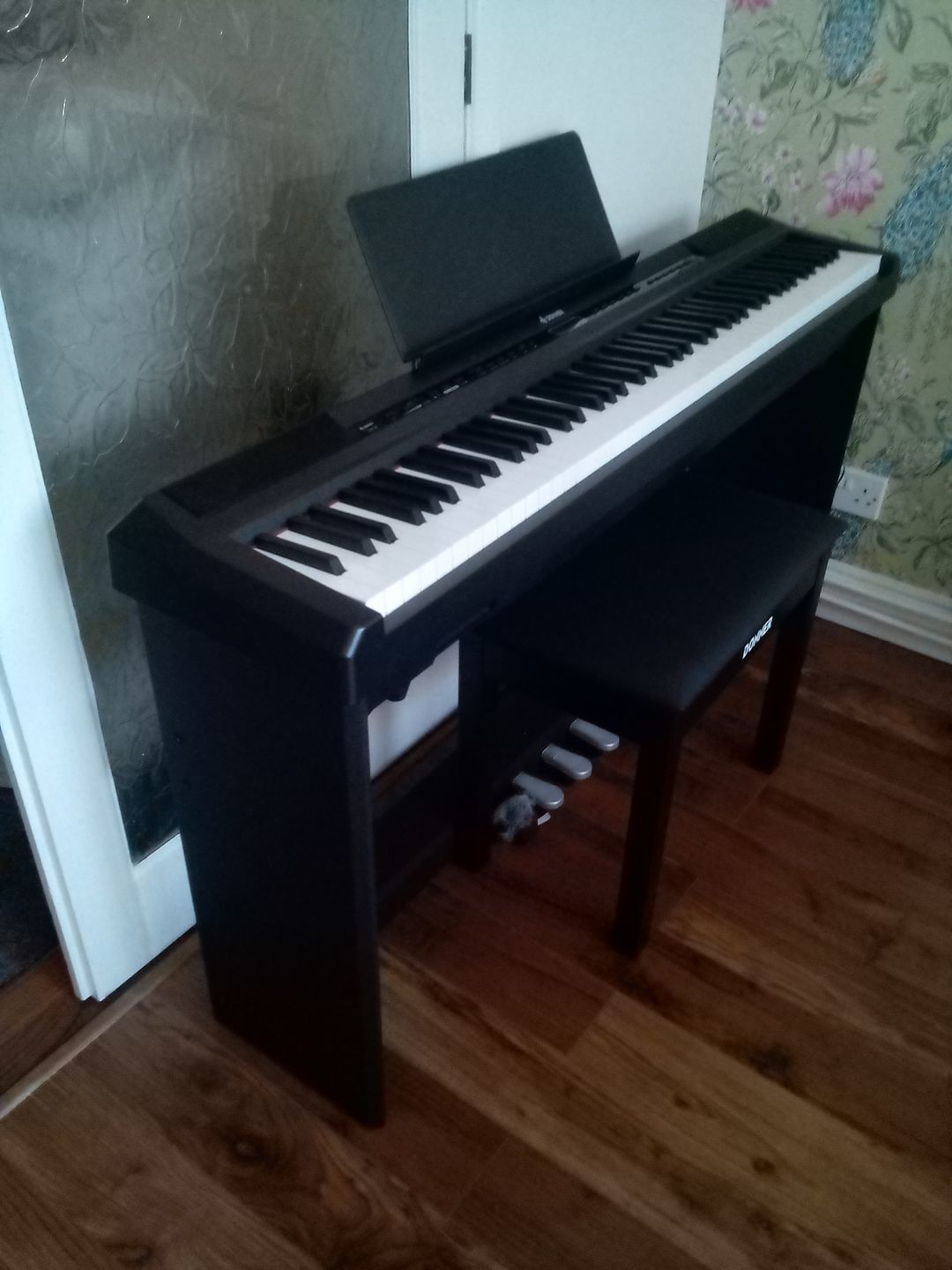 Customer photo review of Donner DEP-20 Clavier de Piano numériques 88 Touches entièrement lestées avec support et 3 pédale
