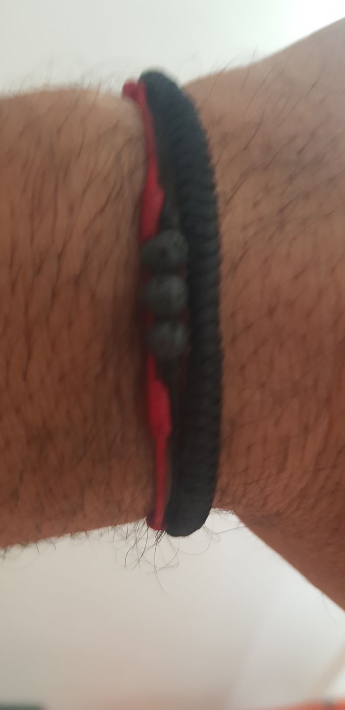Customer photo review of Hilos de protección rojos 7 nudos