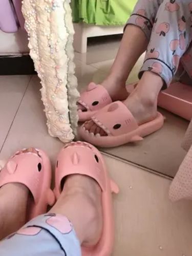 Customer photo review of Sharks Slippers Color Wars
