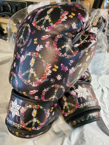 Customer photo review of Hippie Peace Sign Flower Pattern Print Boxing Gloves