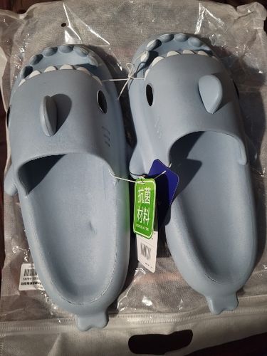 Customer photo review of Sharks Slippers Color Wars