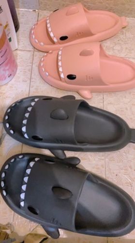 Customer photo review of Sharks Slippers Color Wars