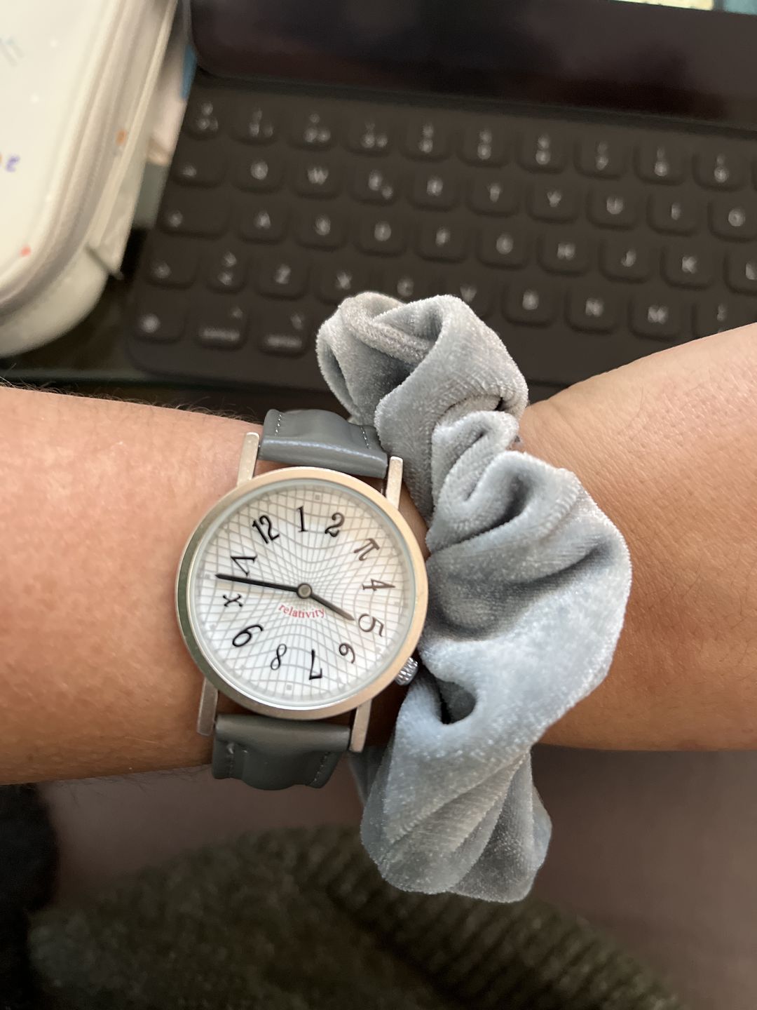 Customer photo review of Reloj Análogo Philosophers Guild Relatividad de Einstein 33 mm