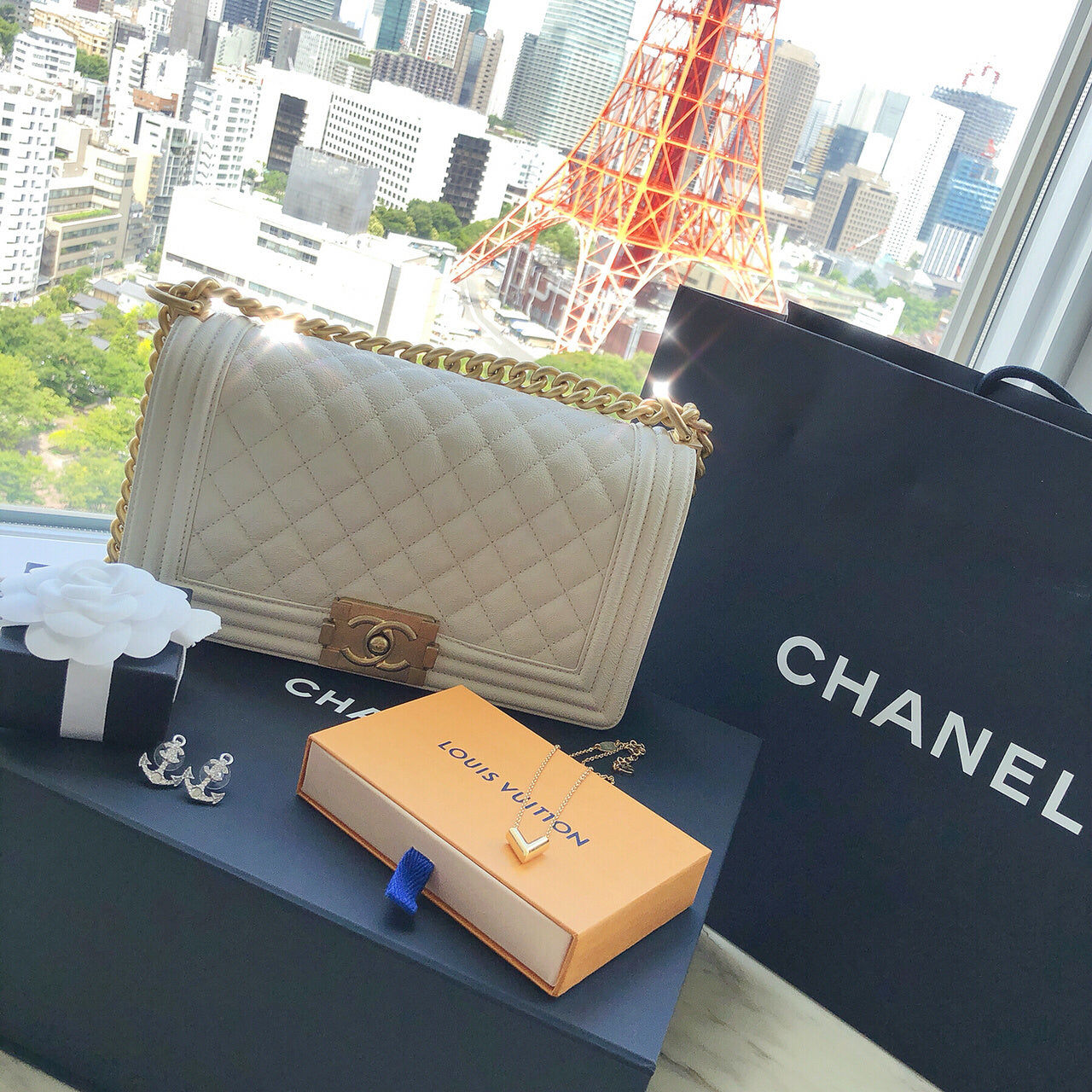 Customer photo review of 【シャネル】 新作 22SS ボーイ シャネル バッグ カーフスキン-選べる2色