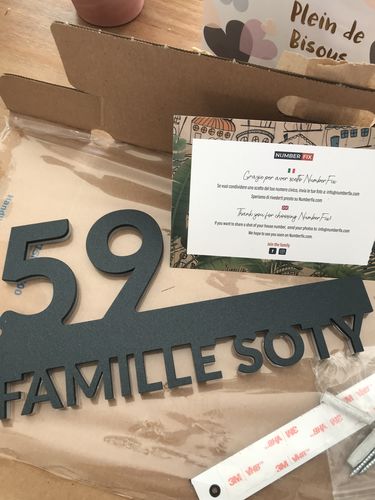 Customer photo review of Numero civico e testo sagomato modello Line 02 Acrilico