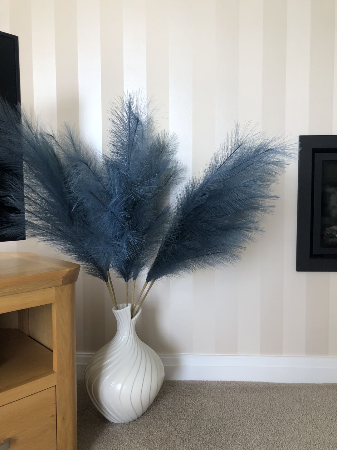 Customer photo review of Tall Faux Pampas Grass - Livid (Blue-Grey)