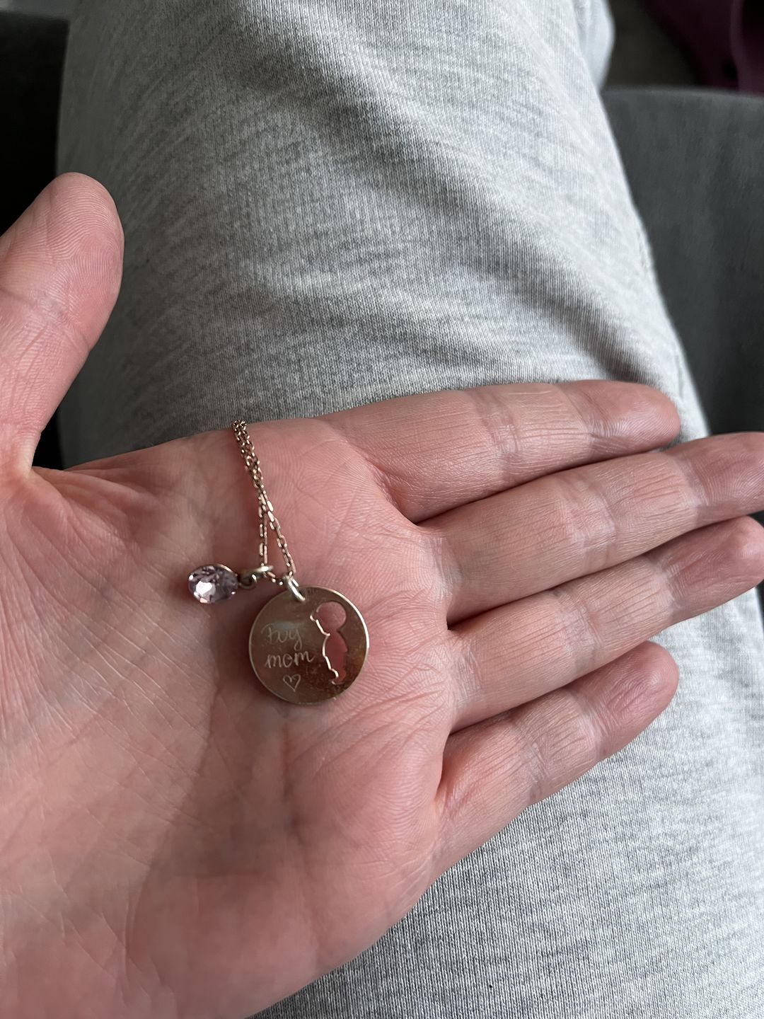 Customer photo review of Halskette mit Geburtsstein und Gravur "Mama"