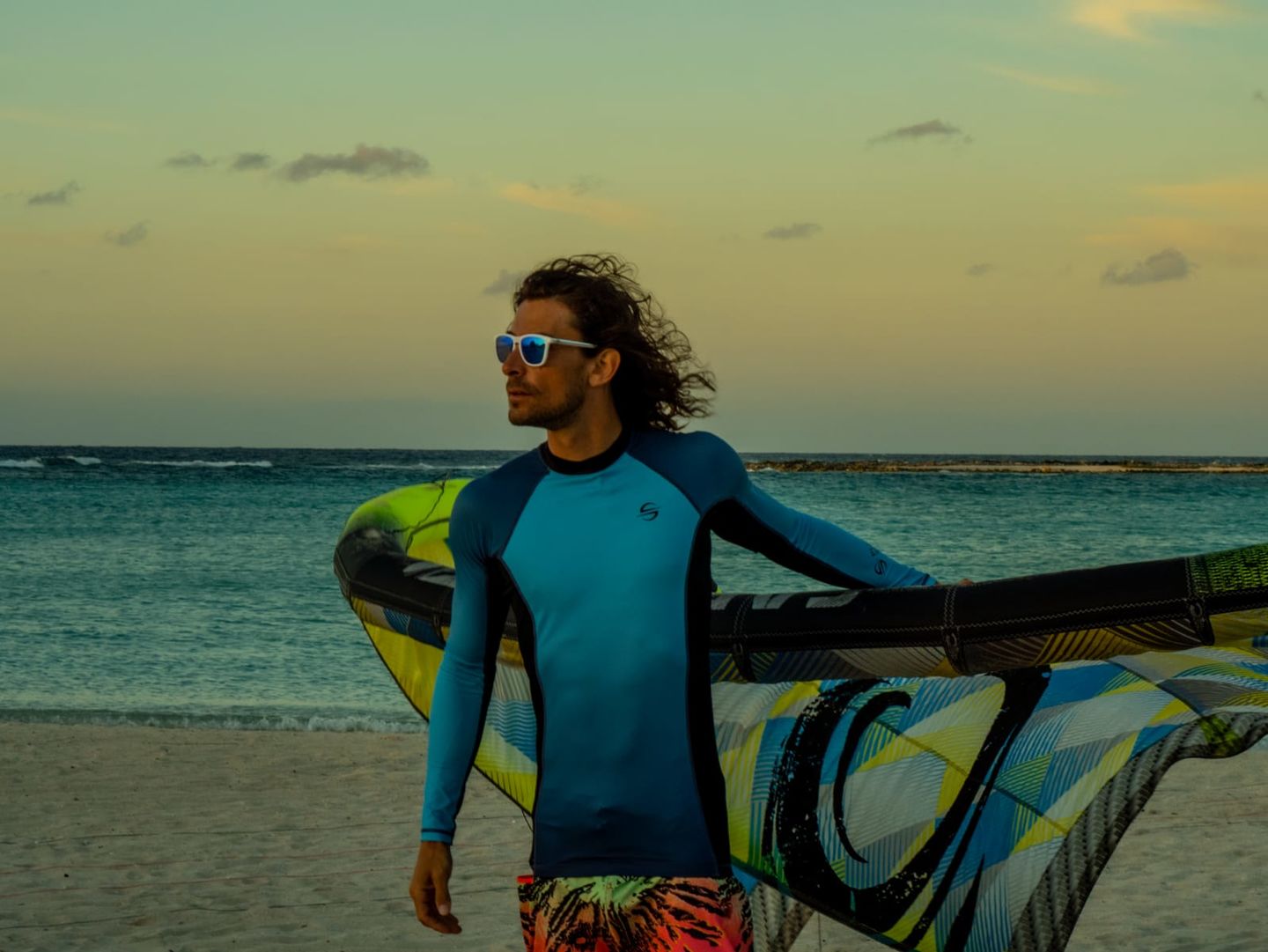Customer photo review of Long Sleeve Rash Guard for Men UPF 50+ | Gradient - Blue