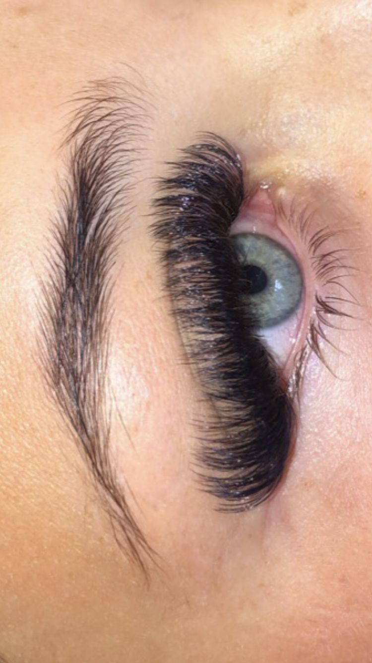 Customer photo review of PRO MADE 10D 0.05 RUSSIAN FANS (LOOSE BOX OF 500)