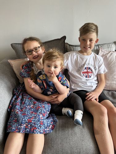 Customer photo review of Queen's Jubilee 2022 Flag Matching White T-Shirt /Baby Vest