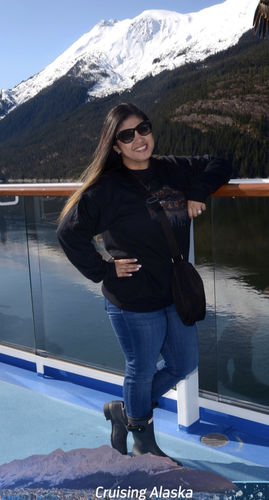 Customer photo review of Kimmiebbags Unisex fleece sweatshirt - LV LIPS