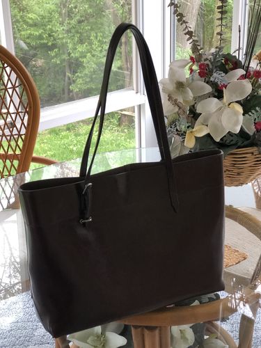 Customer photo review of Marseille Classic Leather Tote