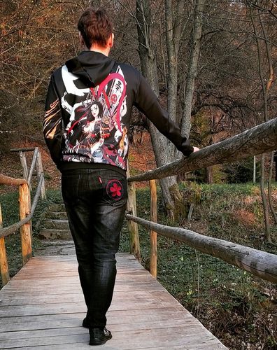 Customer photo review of 呂 Samurai Geisha Hoodie