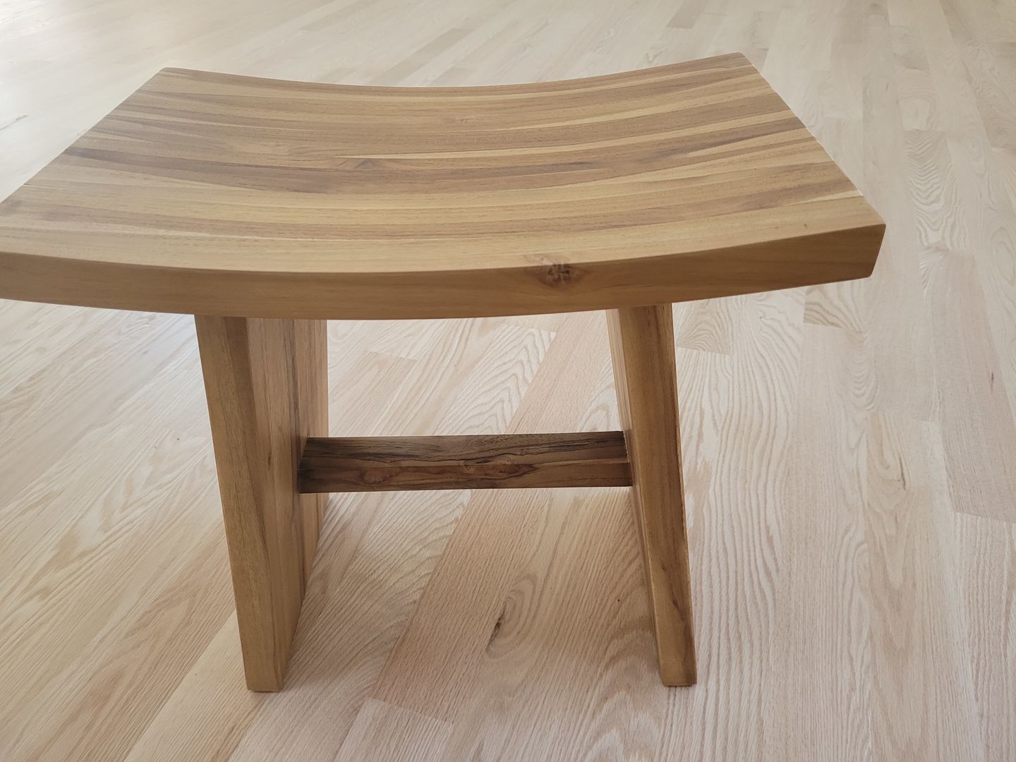 Customer photo review of Zapatera Stool
