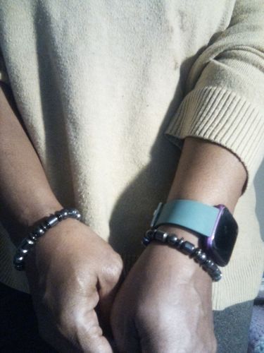 Customer photo review of Weight Loss Black Stone Magnetic Therapy Bracelet