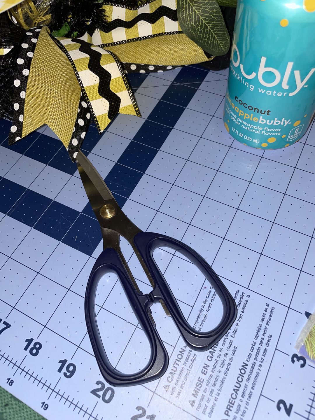 Customer photo review of 7.25"L Scissors Blue Handle MT1043