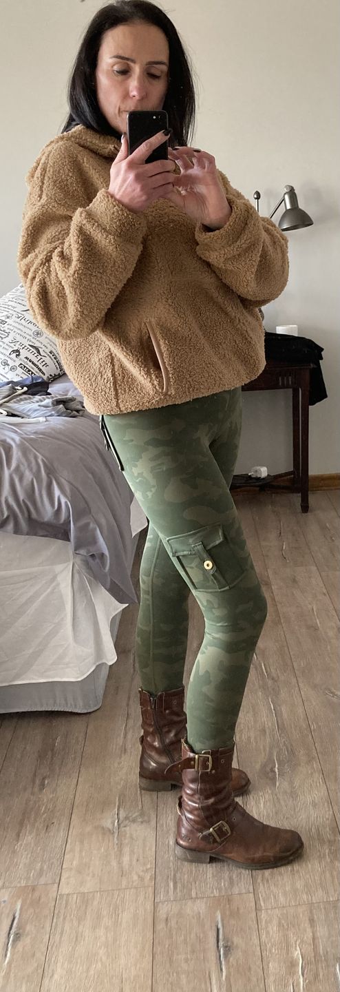Customer photo review of TNG Cargo Leggings -  Black Camo