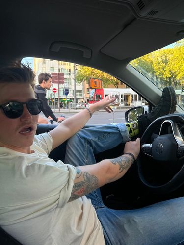 Customer photo review of VINO DIGGA - Premium Shirt Oversize
