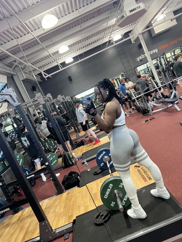 Customer photo review of Light Grey Striped Scrunch Butt Leggings