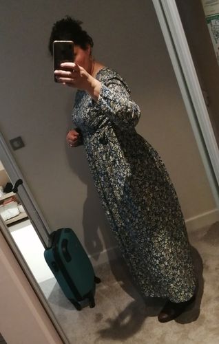 Customer photo review of Robe Myriam -  viscose fleuri bleu