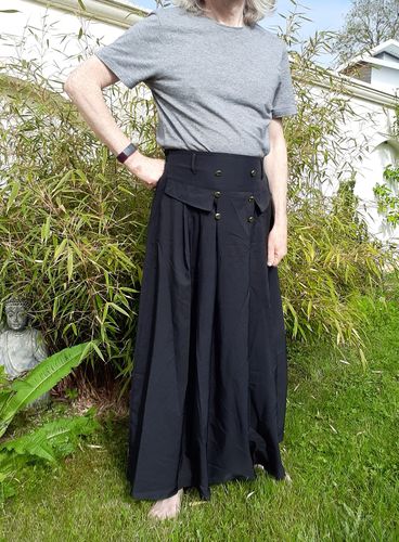 Customer photo review of Mens Retro Double-breasted Casual Long Skirt SKUI81136