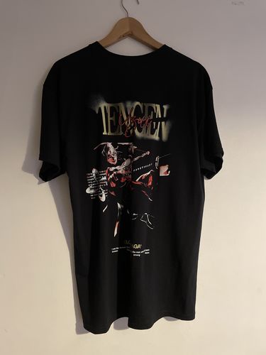 Customer photo review of Tengen Uzui - Graphic Tee