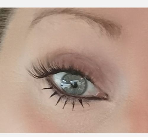 Customer photo review of And so it begins - Starter Set (mit schwarzem Wimpernkleber)