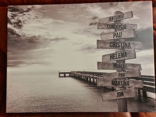 Customer photo review of Lienzo Muelle de Madera con Nombres Personalizados