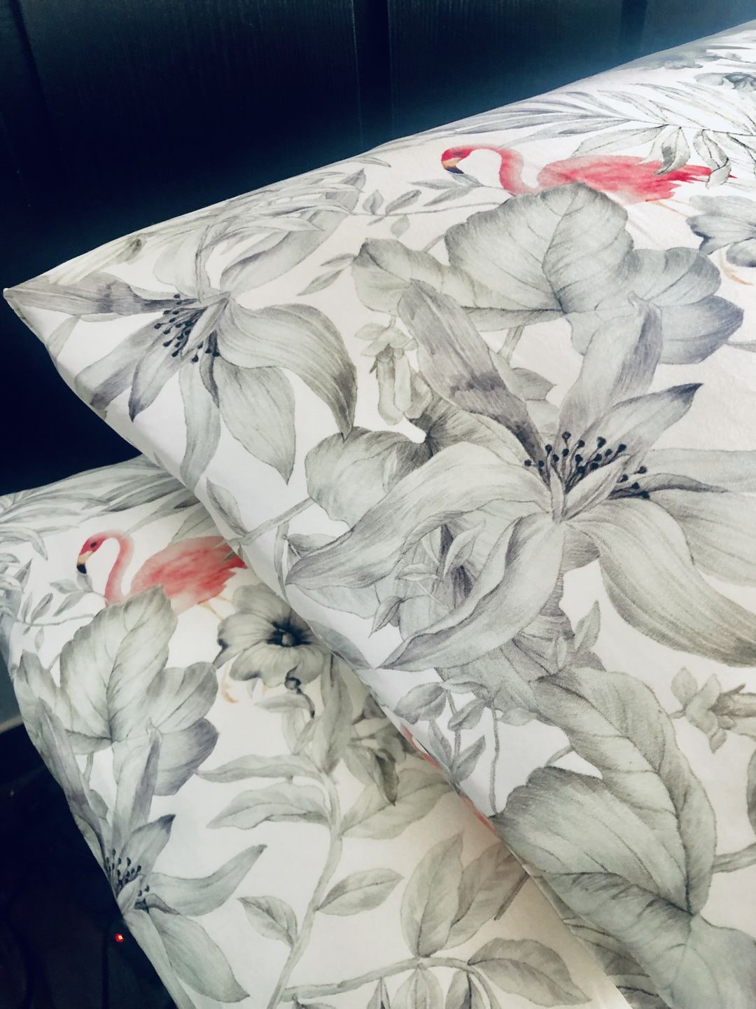 Customer photo review of Flamingos Pure Silk Pillowcase