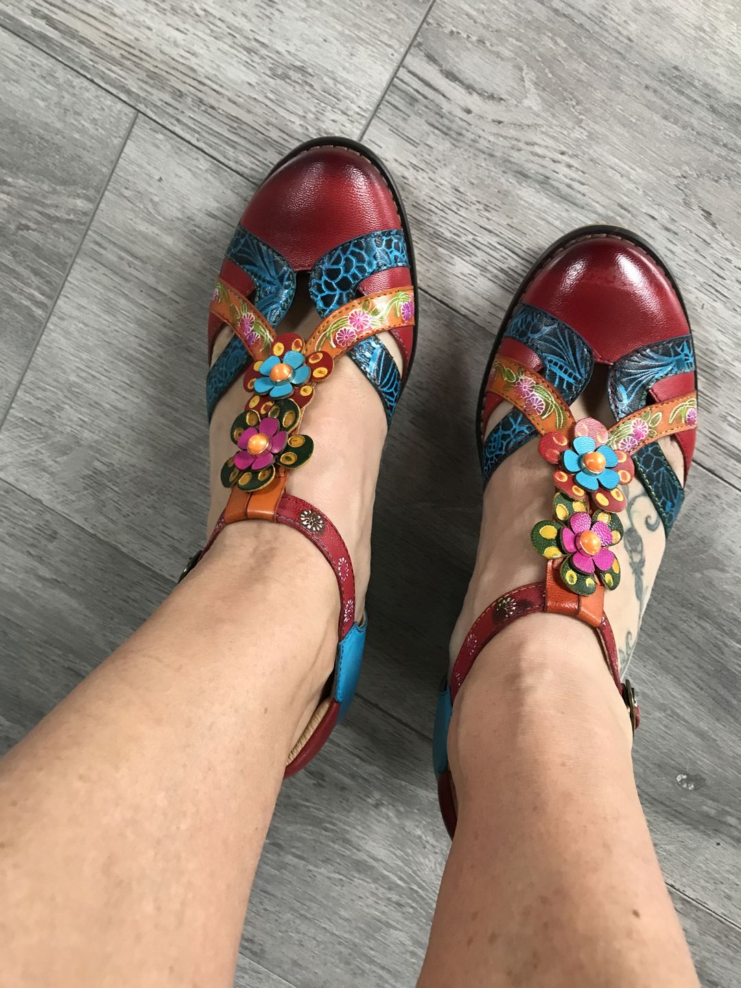 Customer photo review of Hand Painted Genuine Leather Handmade Pattern Sandals