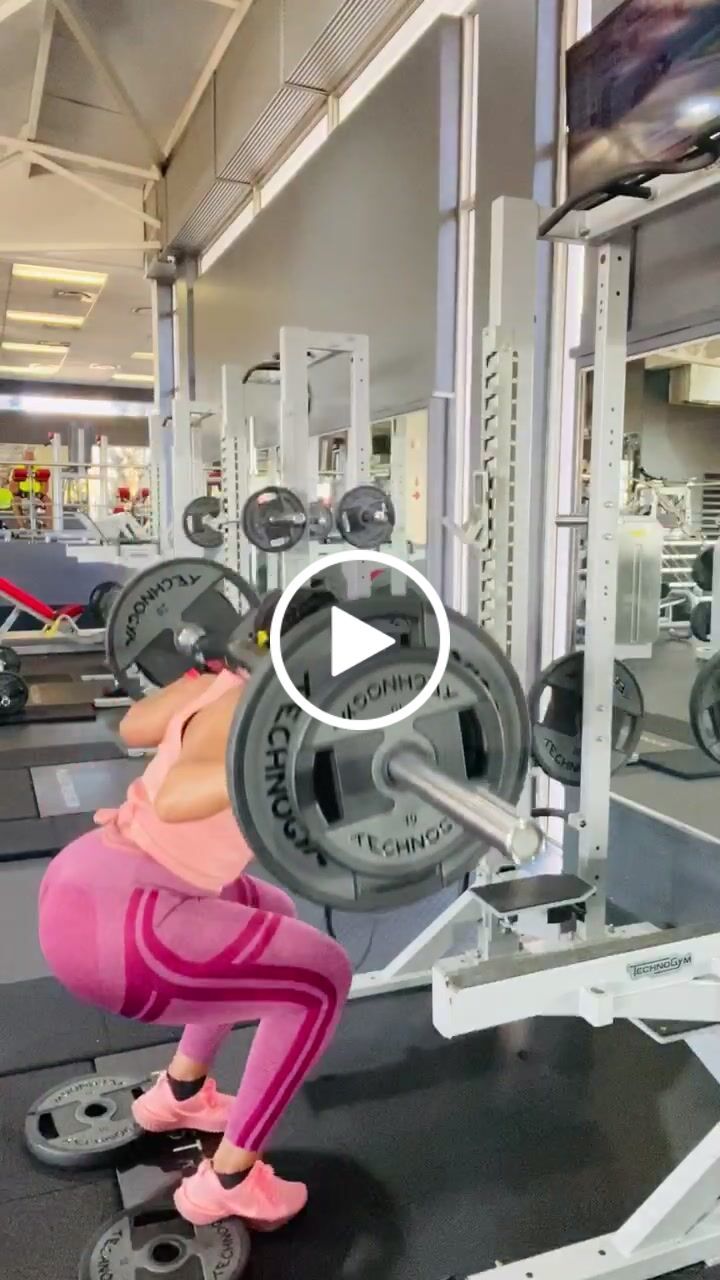Customer video review of Gymbunny Seamless Scrunch leggings -Burgundy