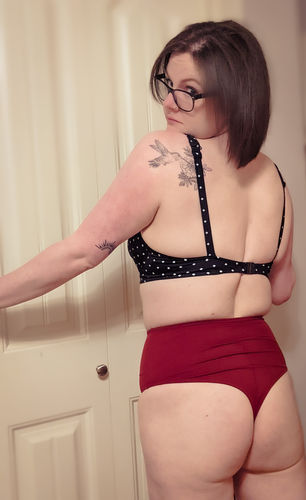 Customer photo review of 'Thrive' High Rise Cheeky Bikini Bottoms