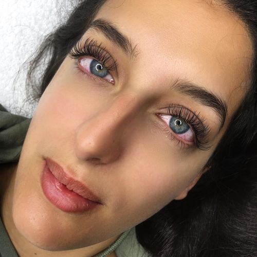 Customer photo review of 0.20 Flat Split Tip Cashmere Eyelash Extensions (16 lines)