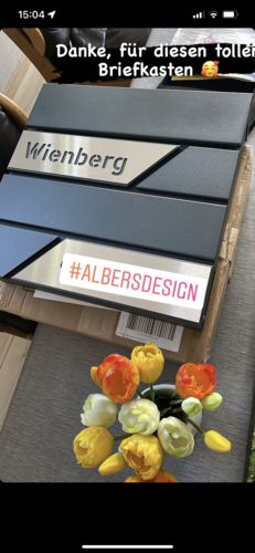 Customer photo review of AlbersDesign Briefkasten B1 anthrazit (RAL7016) personalisiert mit Edelstahl-Schildern