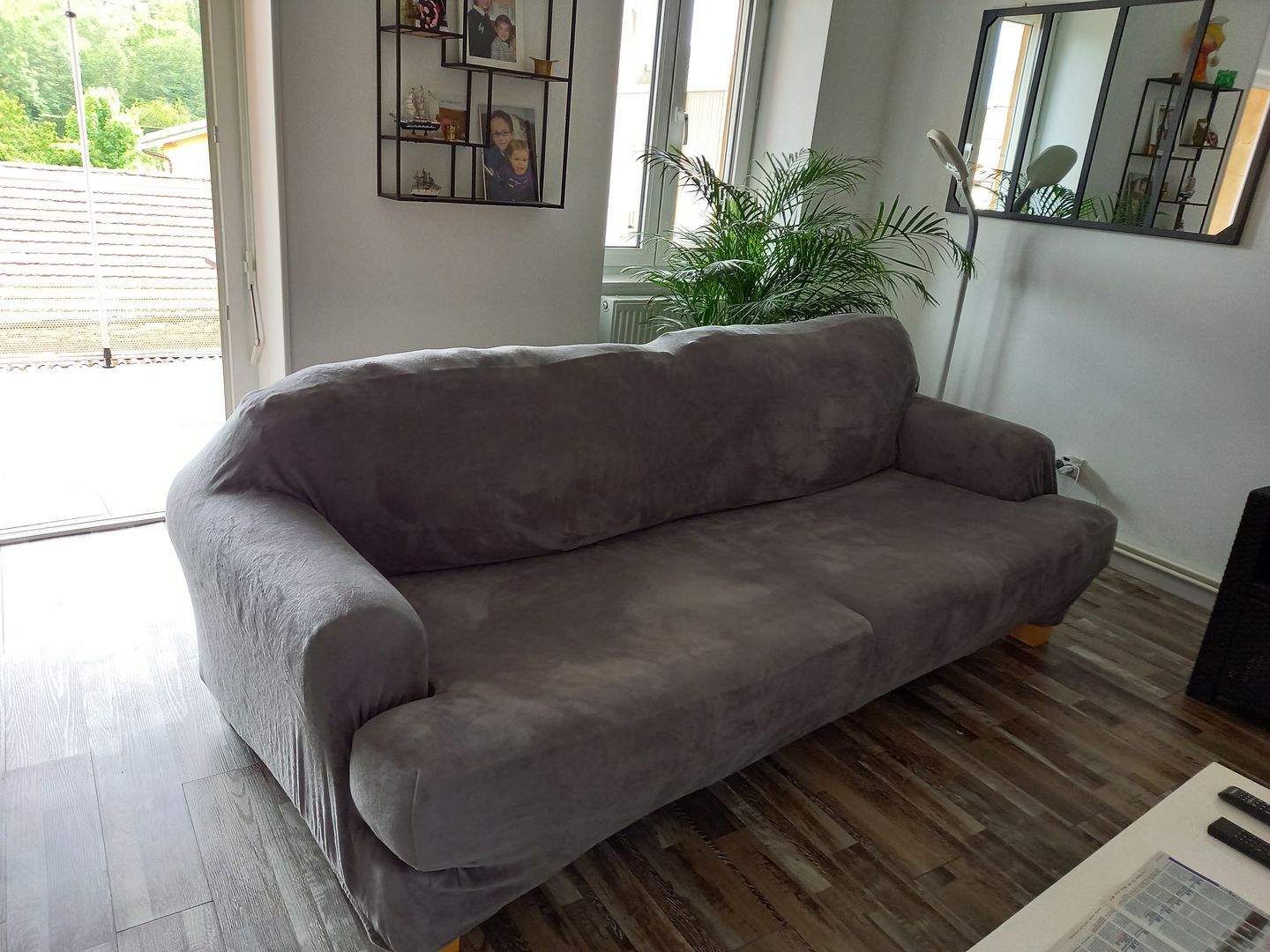Customer photo review of Gris clair - Housses en velours Extensibles de Fauteuil et Canapé