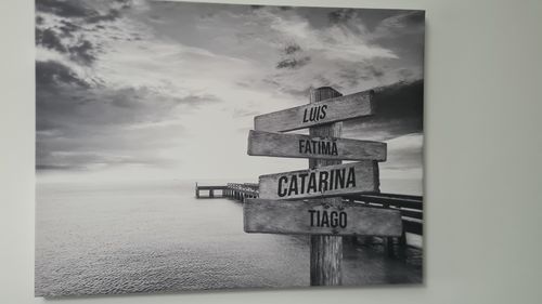 Customer photo review of Lienzo Muelle de Madera con Nombres Personalizados