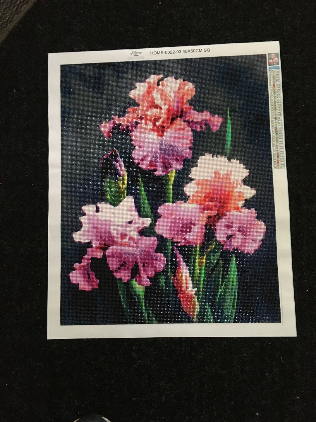 Customer photo review of Beautiful Flowers - Premium 5D Poured Glue Diamond Painting Kit