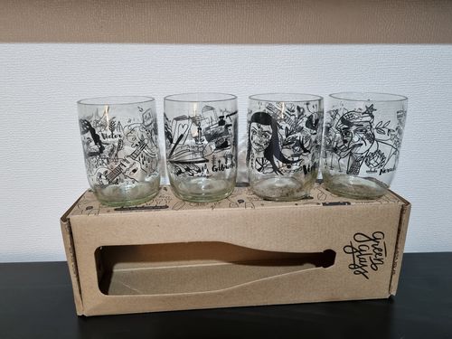 Customer photo review of Brindemos por ellos mini Juego de 4 Vasos