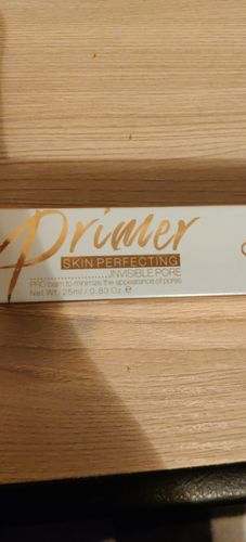 Customer photo review of O.TWO.O SKIN PERFECTING INVISIBLE PORES PRIMER