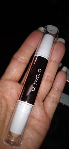 Customer photo review of O.TWO.O GLOW LIFT LIGHT SHADOW CONTOUR STICK